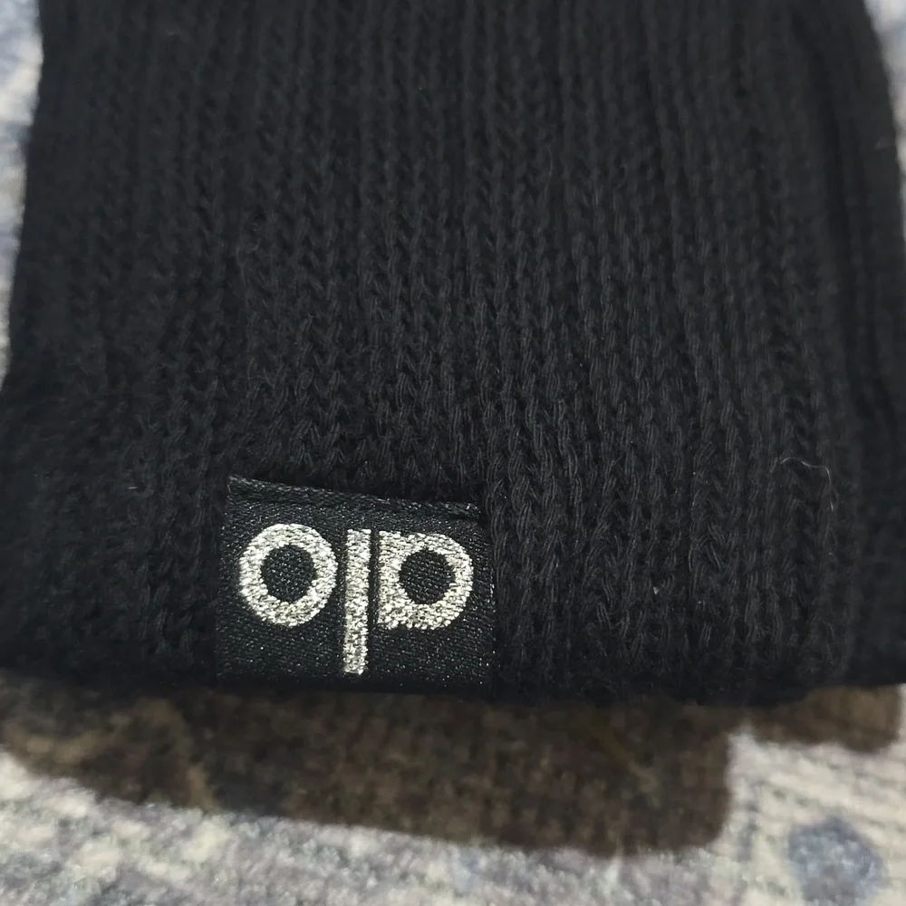 ALO Yoga Scrunch Sock Unisex - Black - Medium - Two Pairs - Picture 8 of 8